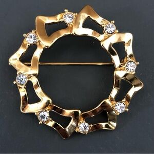Vintage Monet (1980’s) Rhinestone studded Gold Tone Geometric Wreath Brooch Pin